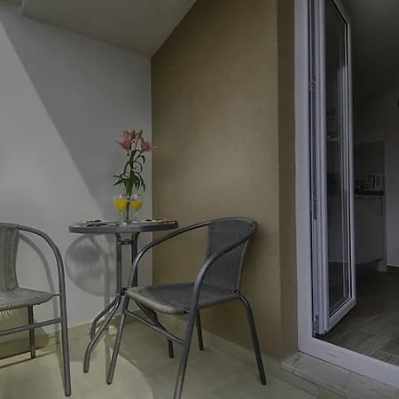 Danijela Apartment *