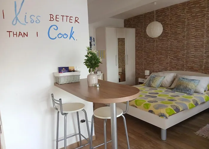 Danijela * Τρογκίρ